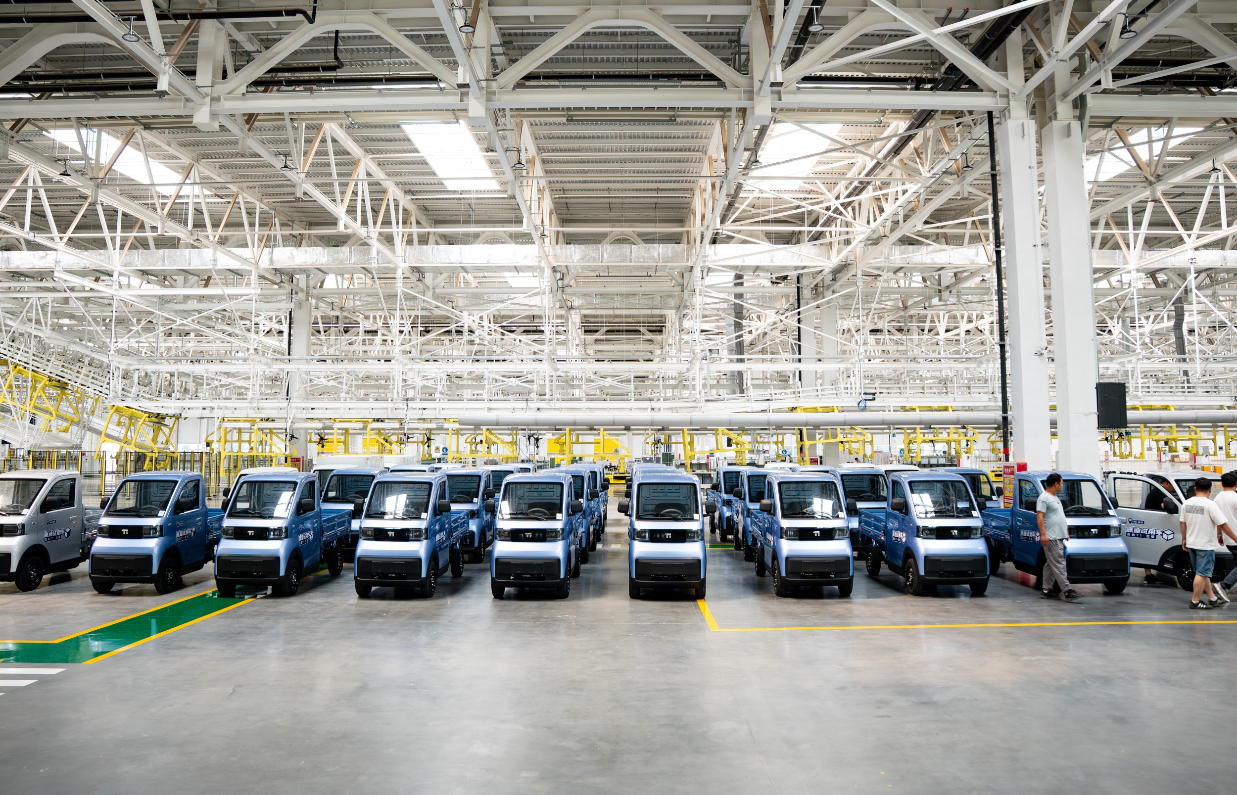 The first batch of 100 trial vehicles from PAIDI Technology have been delivered in bulk, leading the new stage of new energy logistics with technological innovation